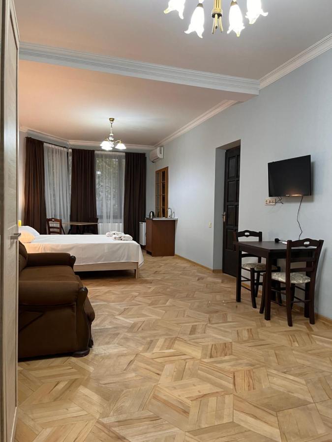 Vera City Center Apartment Tbilisi Bagian luar foto