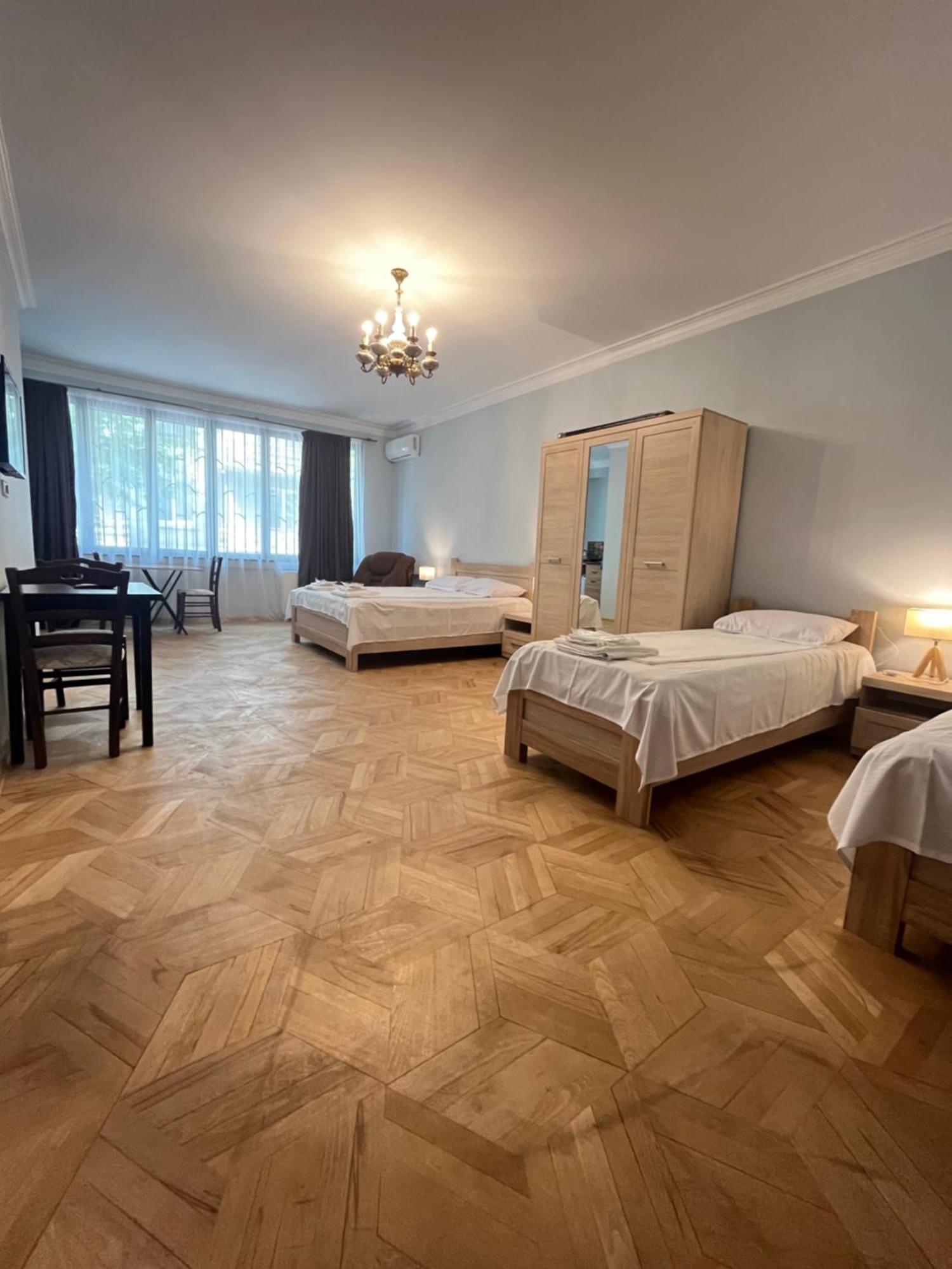 Vera City Center Apartment Tbilisi Bagian luar foto